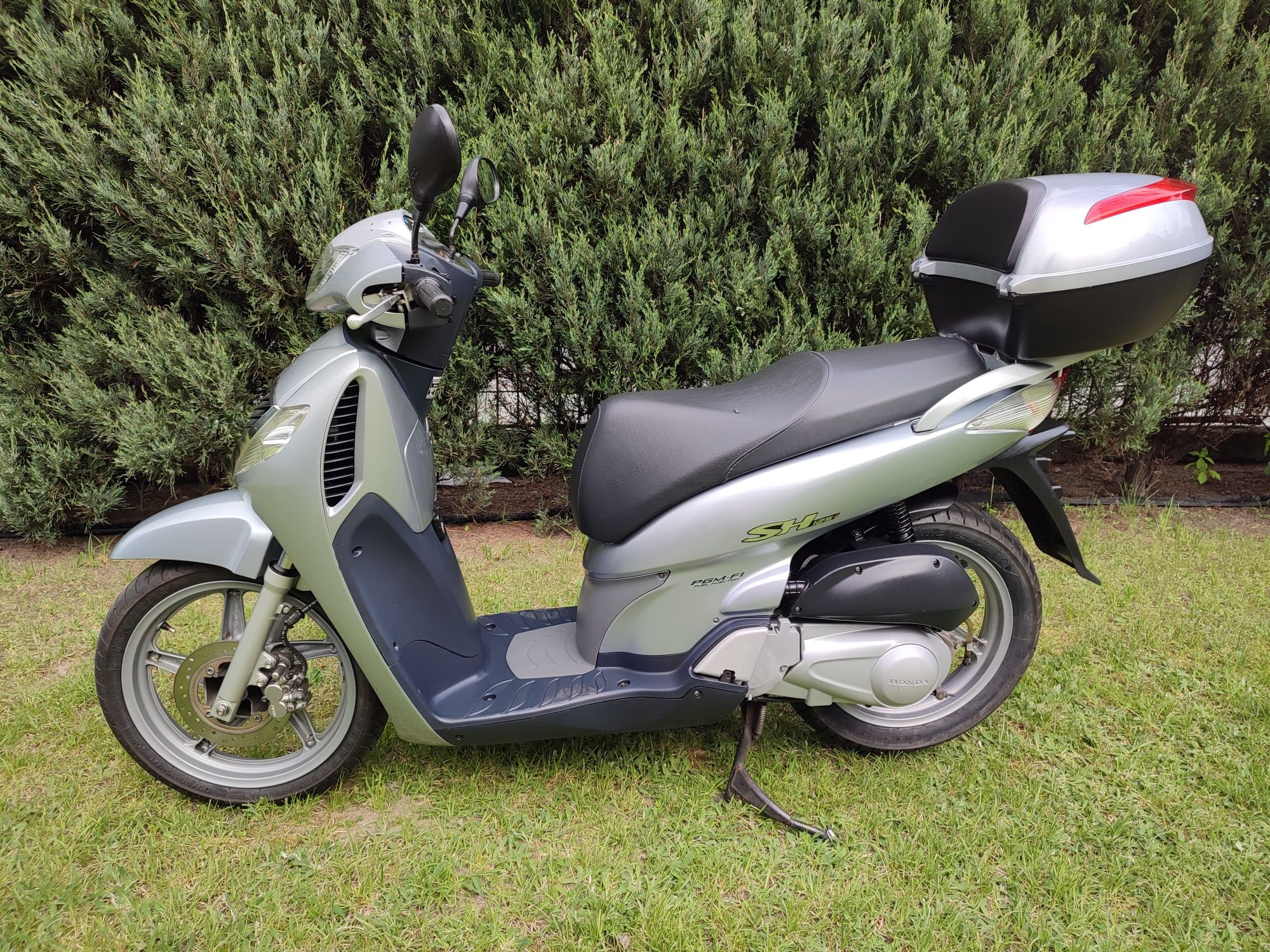 Honda SH 125 SHi wtrysk duże koła kufer Pantheon Burgman PCX