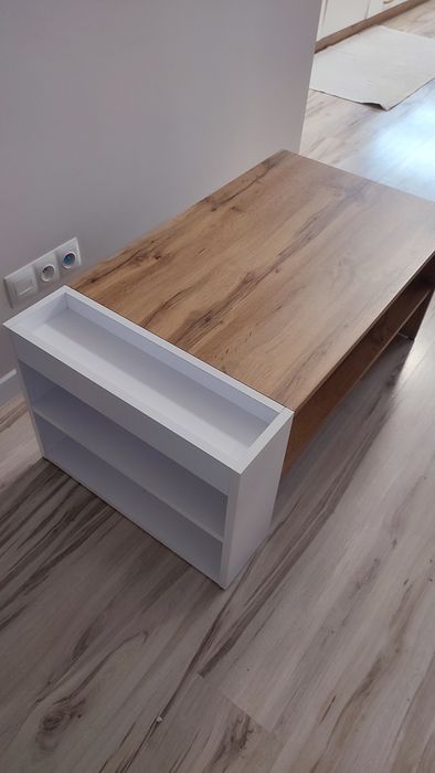 Stolik kawowy z regałem (stan bardzo dobry)