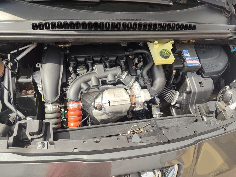 Samochód osobowy Peugeot 5008