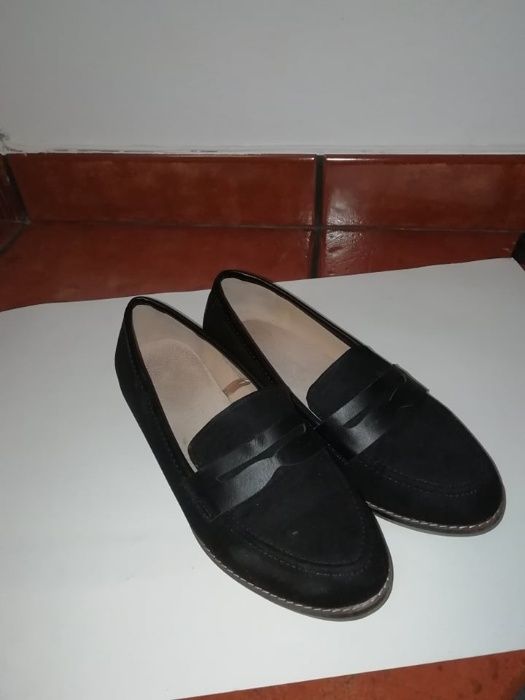 Sapatos pretos n. 36