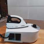 Żelazko ze stacją parową BOSCH Sensixx B10L.