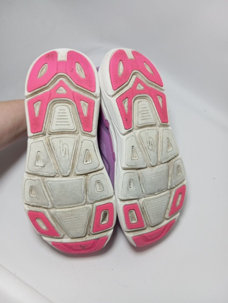 Продам кросівки Skechers
