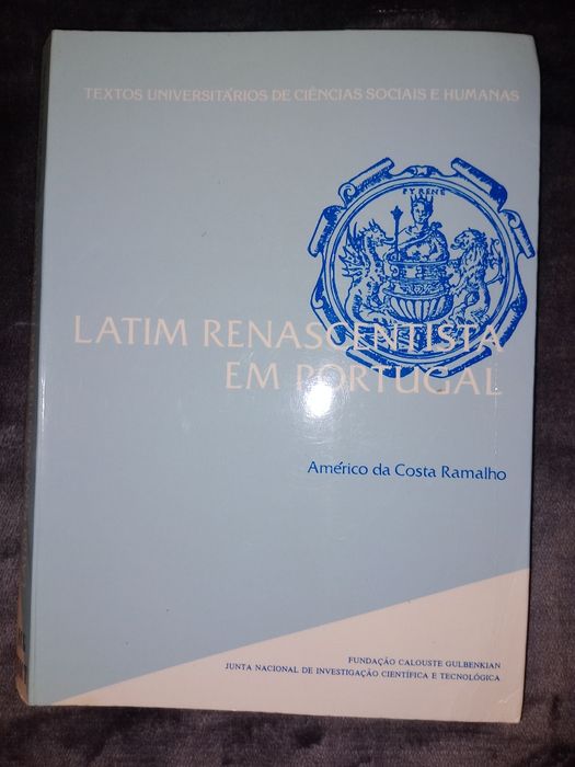Livro universitário de ciências sociais e humanas