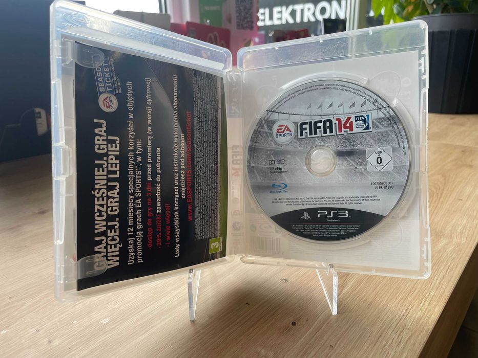 Płyta CD z grą FIFA 14 na PS3
