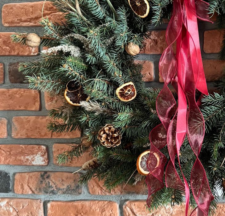 Duży wieniec na drzwi 70 cm. Świerk naturalny