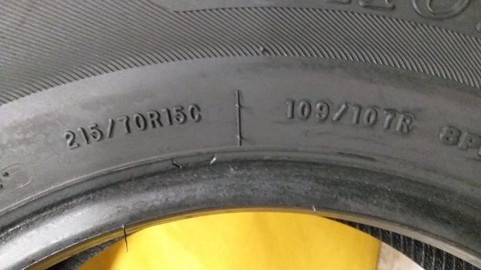 C625 sztuka 215/70R15C 109/107R Austone ASR71 dot4818r.
