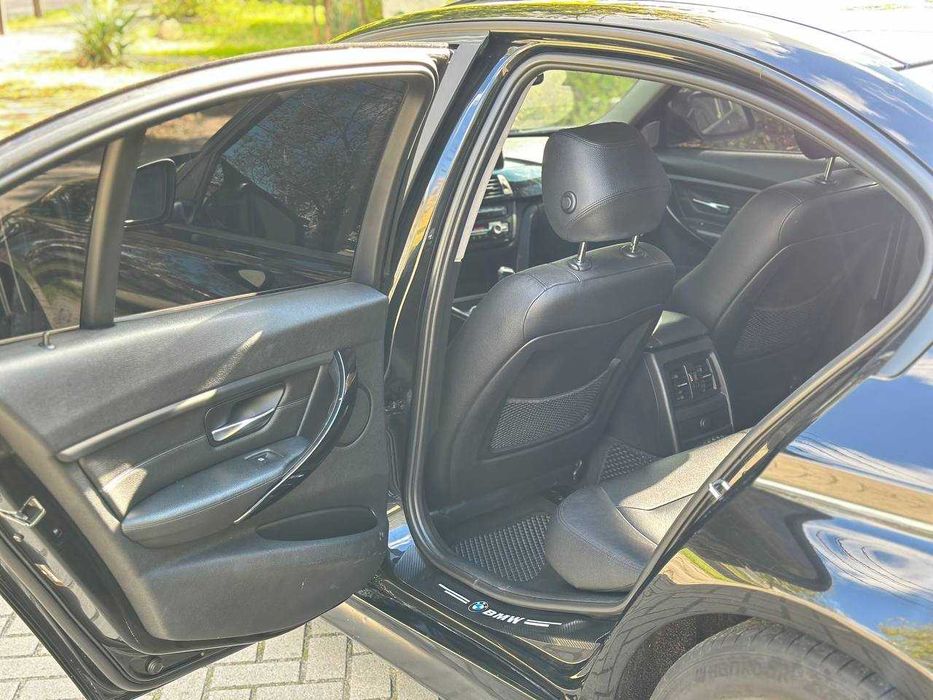 Bmw f30 328i  топова комплектація