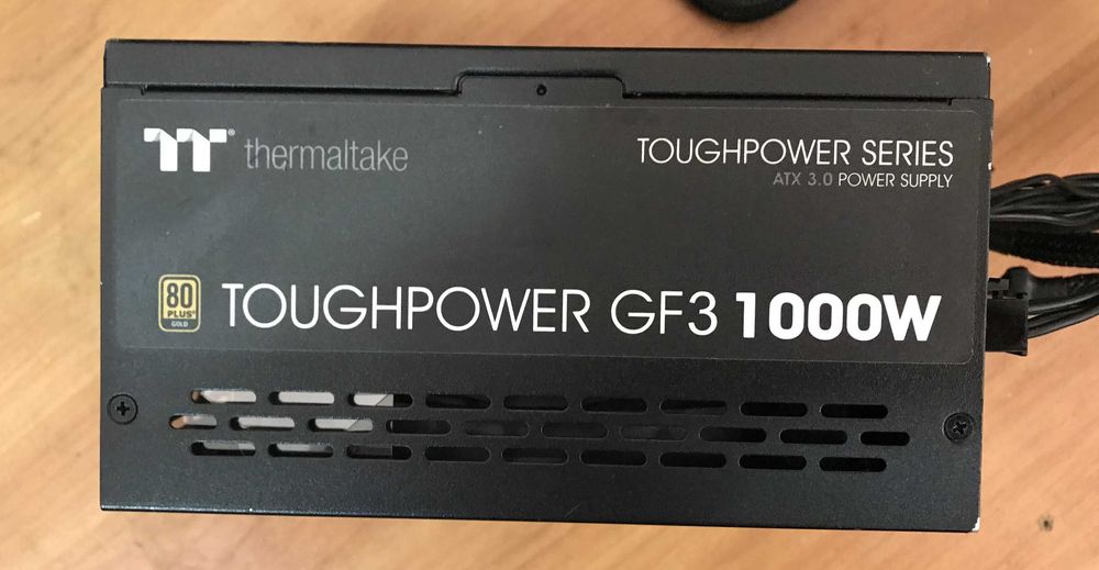 Блок живлення Thermaltake toughpower GF3 1000W. Стандарт 80+Gold.