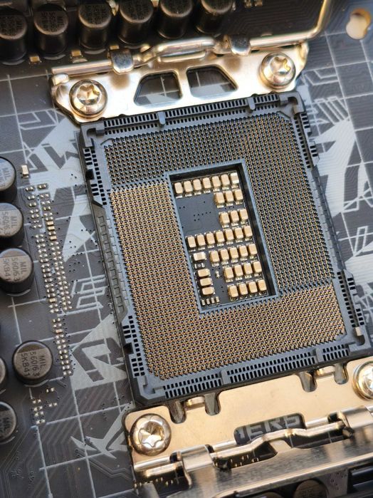 ТОП! ASUS Rog Strix Z690-F Gaming WiFi (s1700)