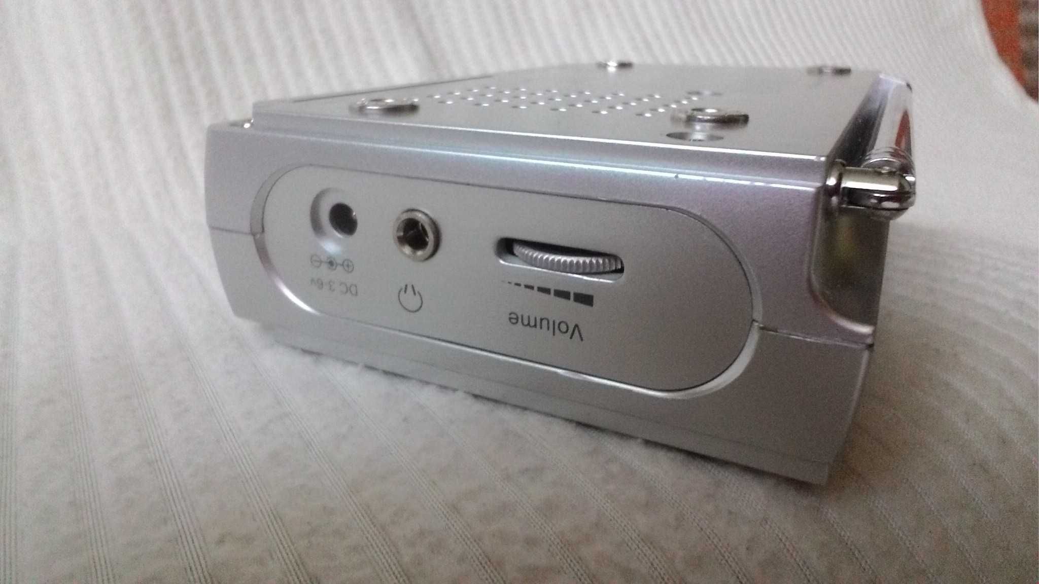 PLL World Service 9 Band Travelling Lite 2 Roberts R-9968