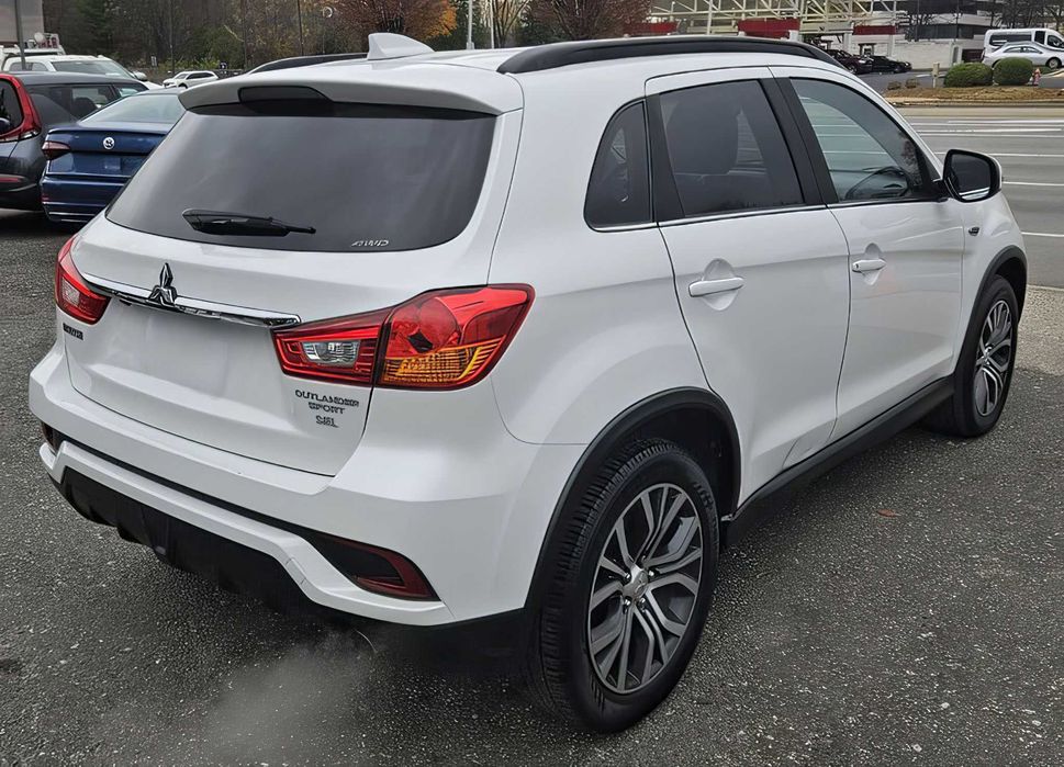 Mitsubishi Outlander      2018