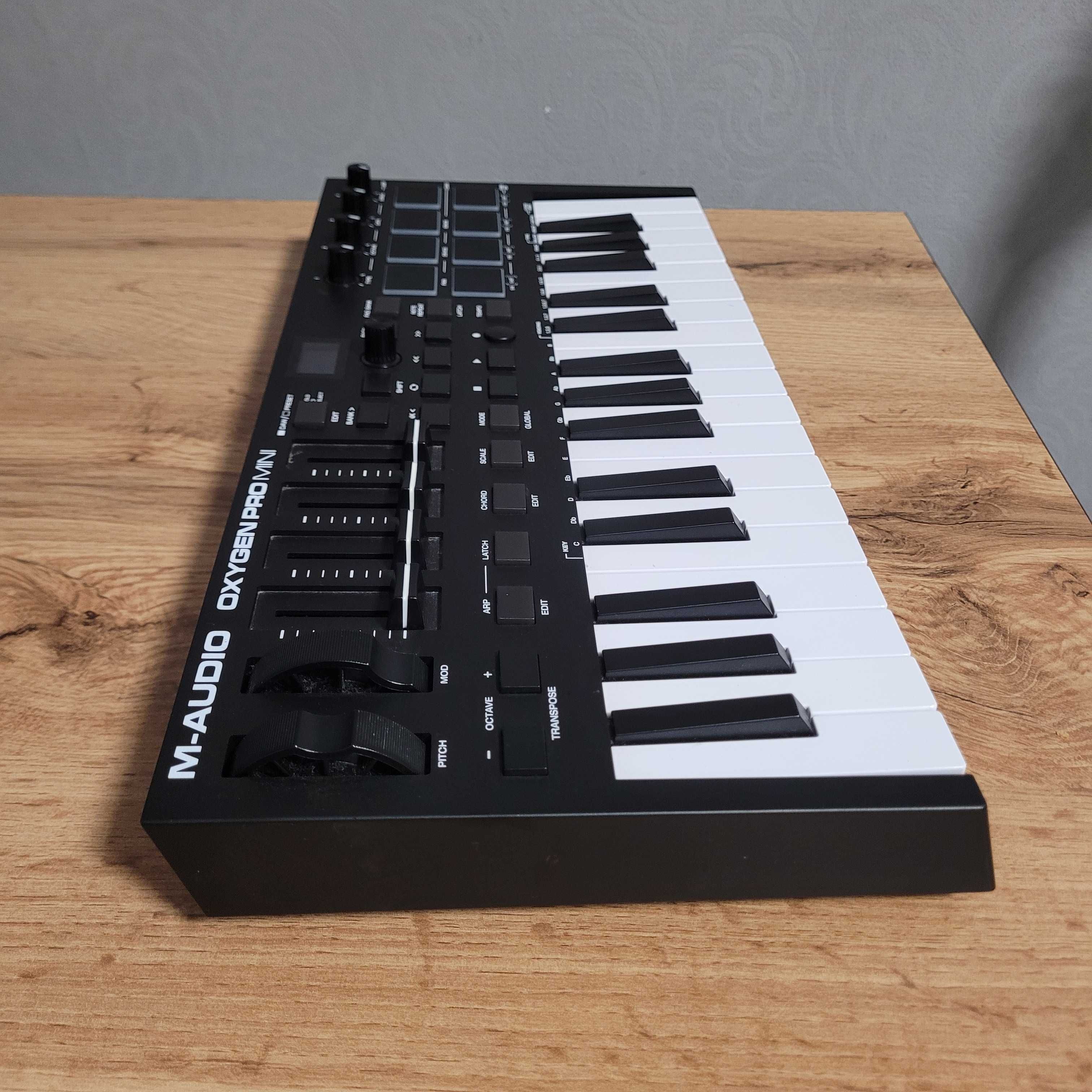 MIDI клавіатура: M-Audio Oxygen Pro Mini