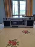Rádio portátil com leitor de cassetes
