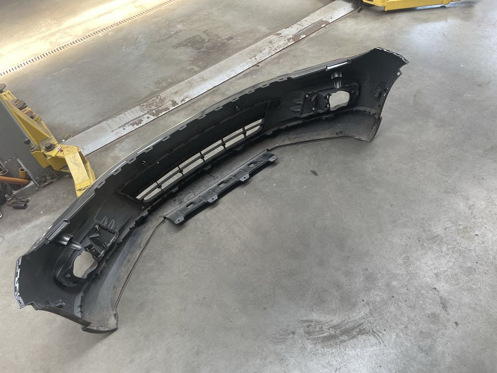 Zderzak przod vw tiguan I lift na 6 pdc i spryskiwacze bardzo ladny st