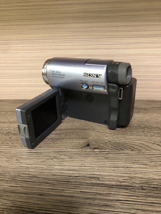 Продам видеокамеру Sony
