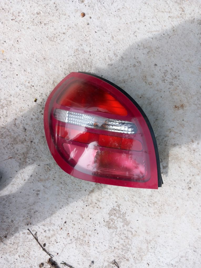 Lampa tył nissan almera lewa