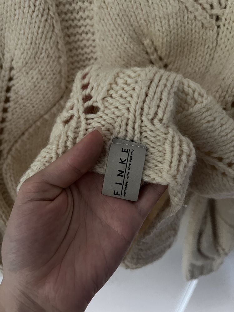Recznie robiony sweter leaf Finke 100% wełna owcza