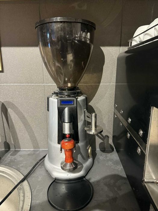 Profesjonalny ekspres kolbowy Iberital IB7 z młynkiem. Okazja!