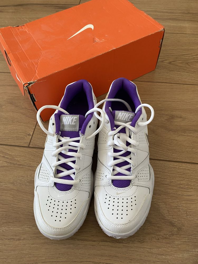 Кросівки Nike жіночі 36 розмір