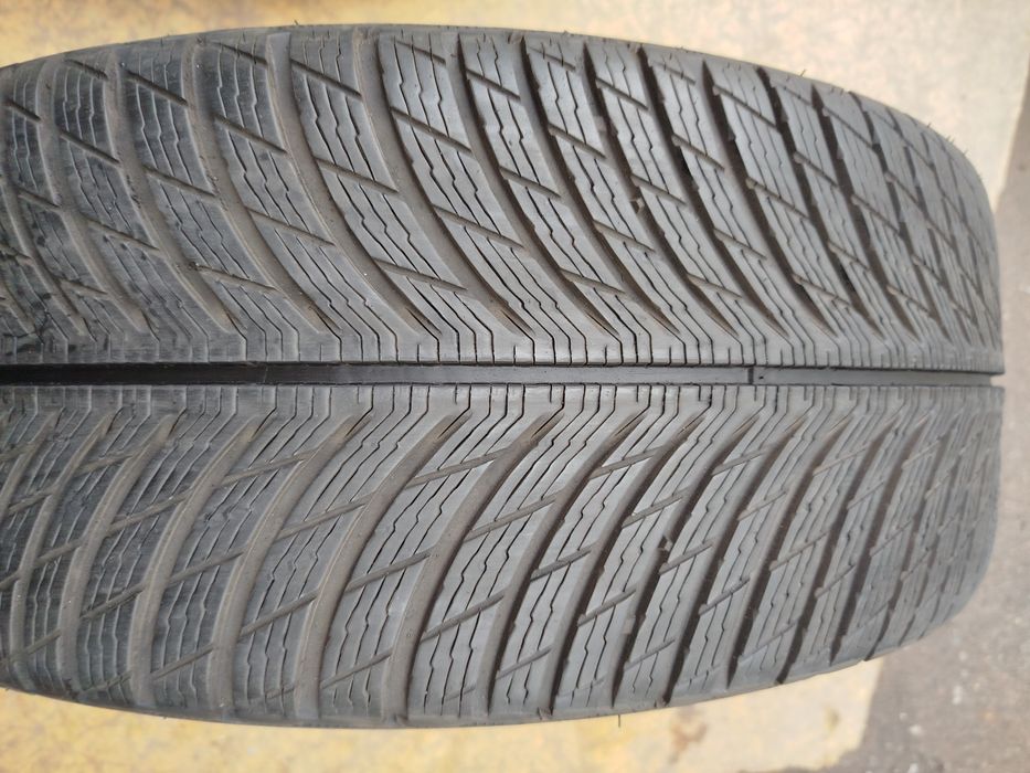 245/45/19 Michelin Pilot Alpin 5 zp продам одну шину