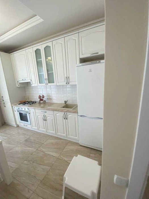 будинок  з зоною відпочинку та місцем двух авто по ціні квартири!!!