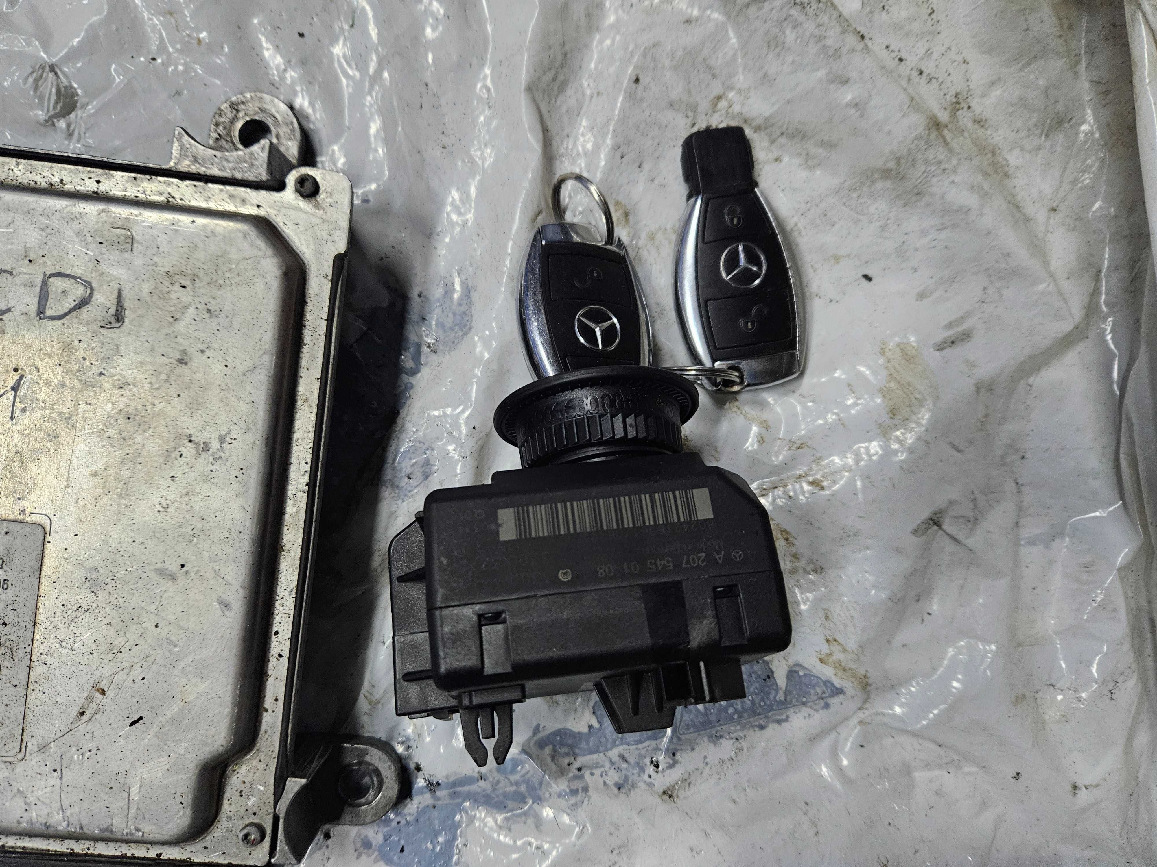 Mercedes w204 sterownik silnika zestaw startowy ECU 2.2 cdi om651