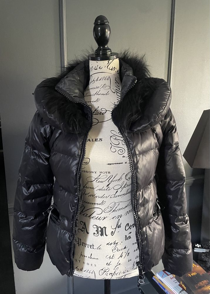 Moncler kurtka puchowa czarna S M