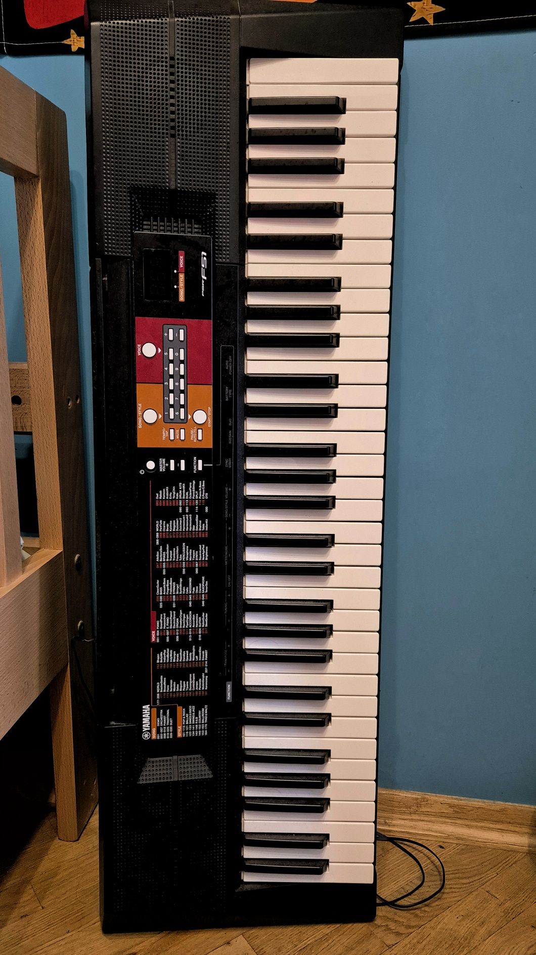 Синтезатор Yamaha PSR-F51