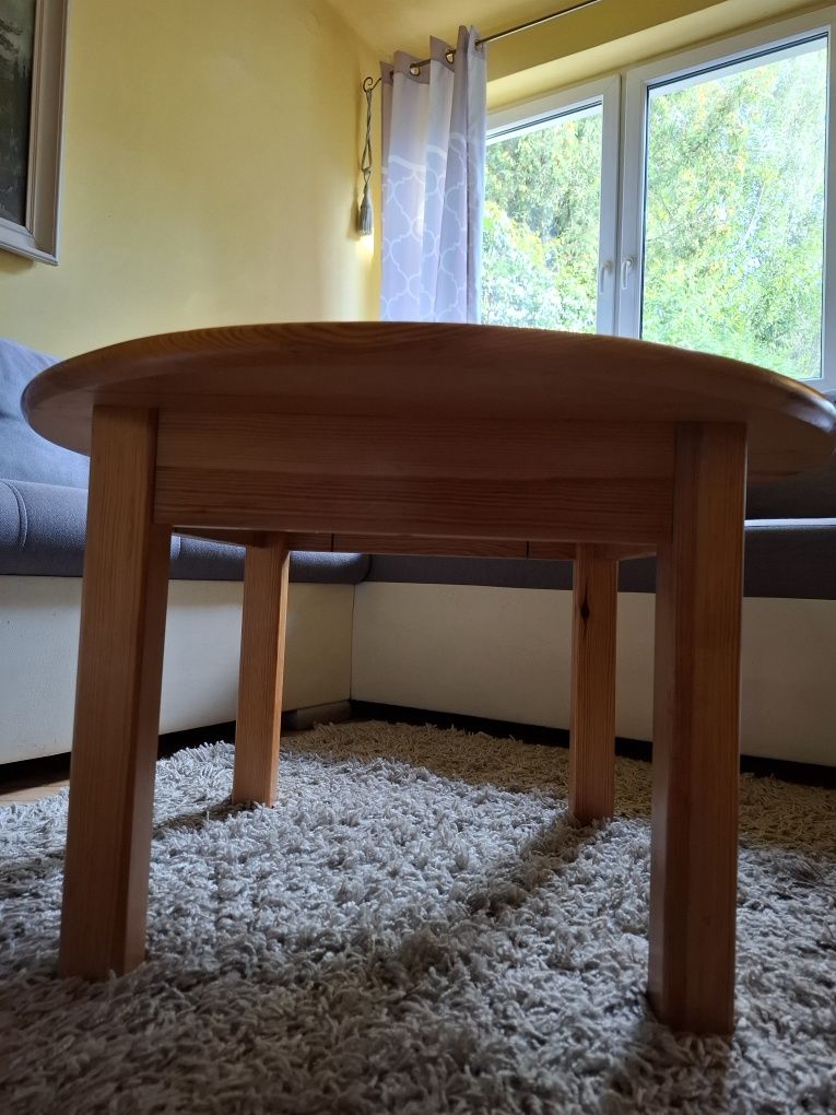 Komplet mebli sosnowych, 2 komody, witryna, szafa, pólka nocna, stolik