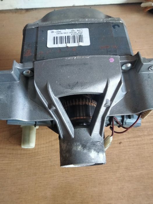 Двигун до пральної машини