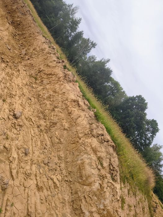 Sprzedam ziemie pod wyrównanie terenu