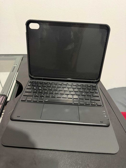 Capa com teclado retroiluminado (Ipad A16/Ipad 10)