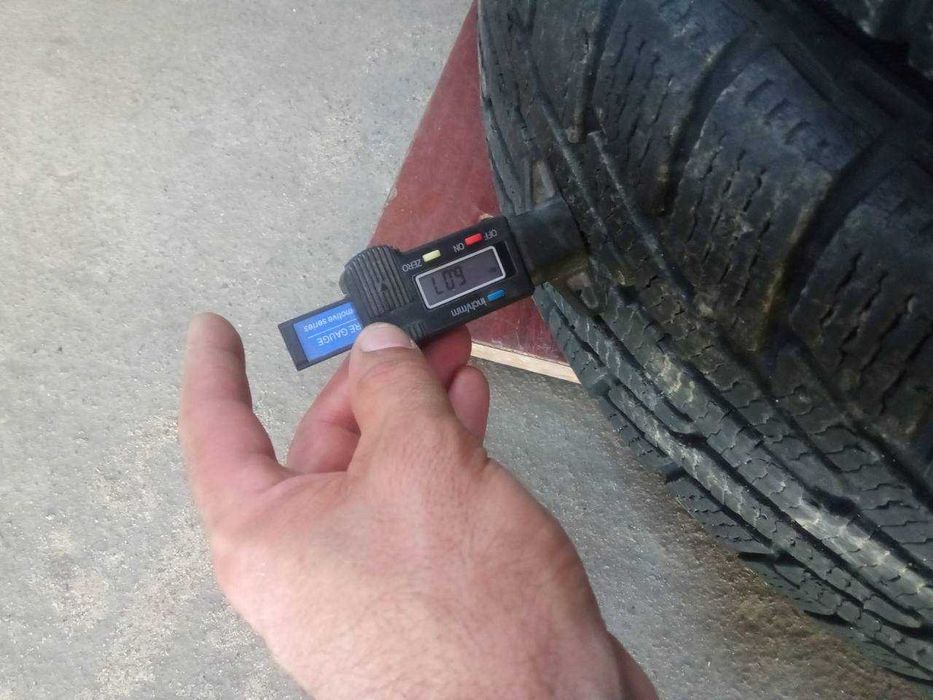 Резина 225 60 18 в гарному стані