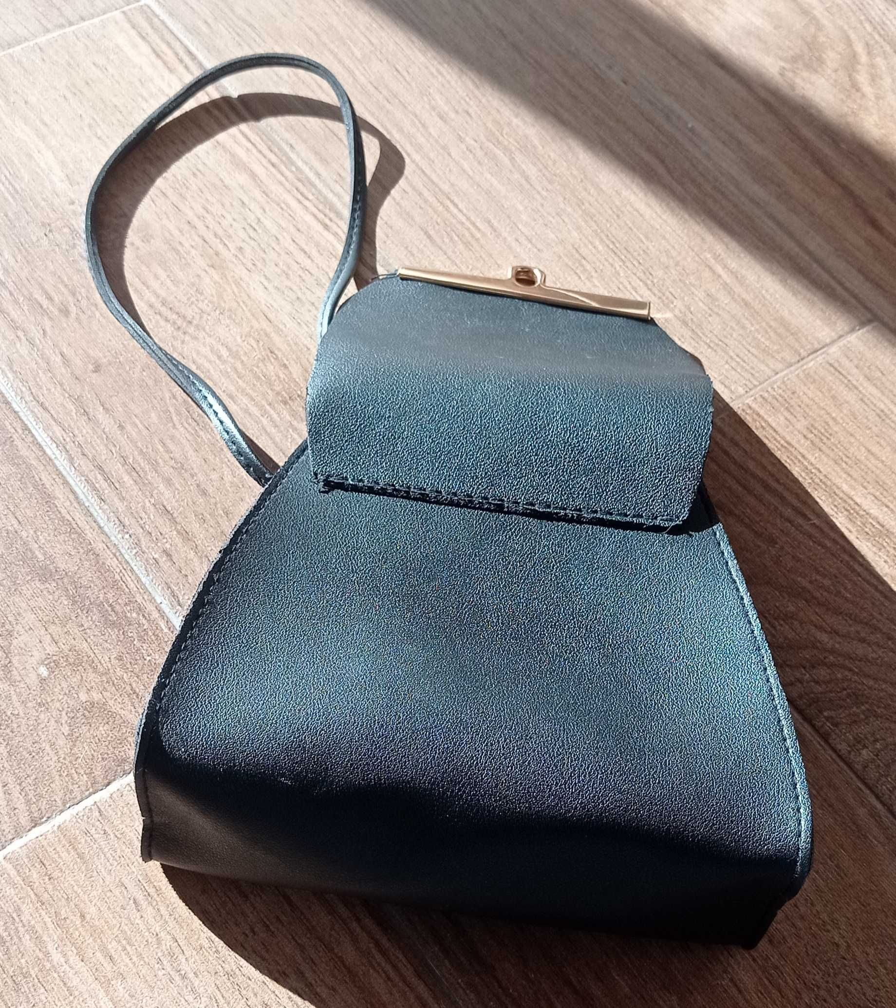 Mala de Senhora Elegante com Alça e Fecho Dourado