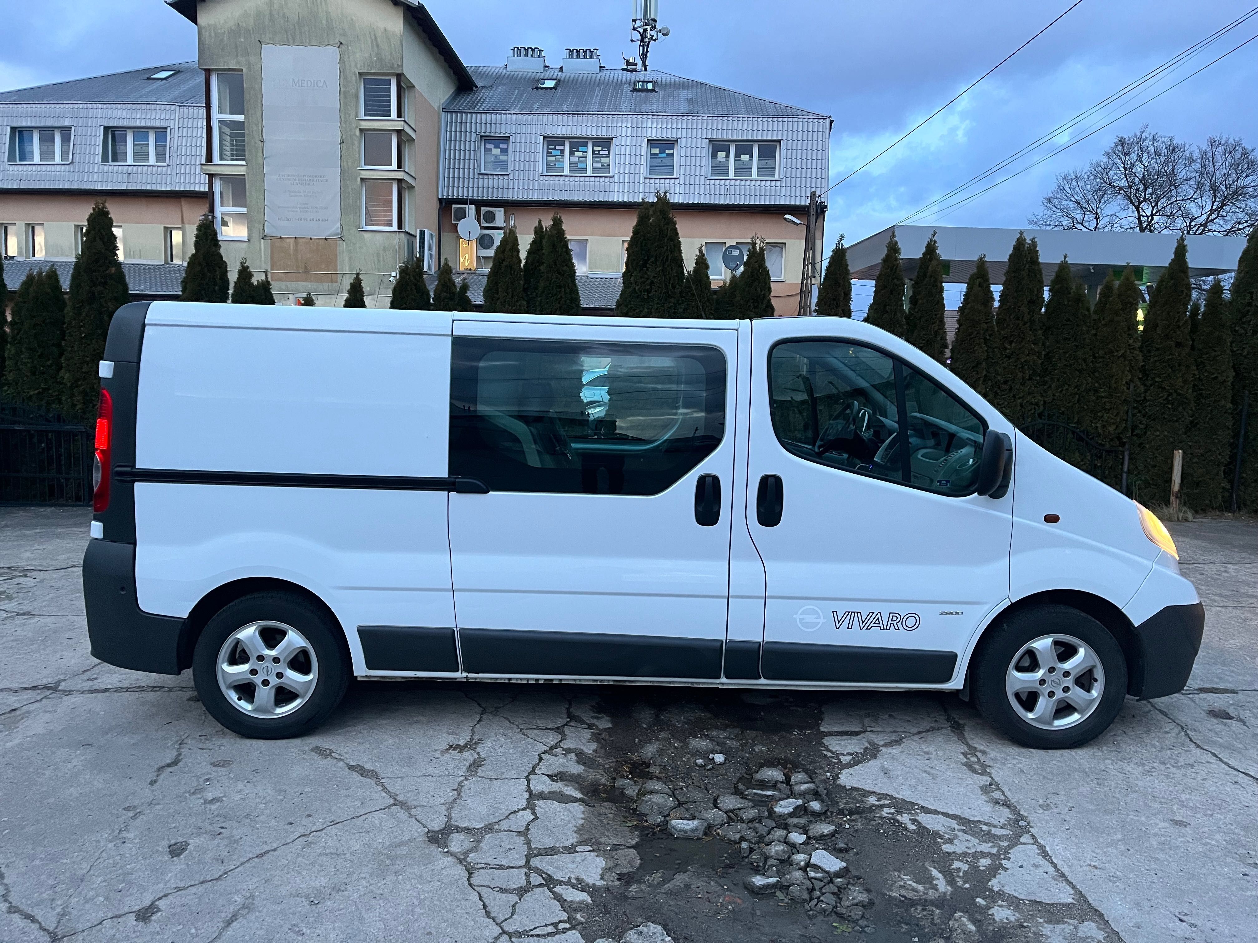 Opel Vivaro Trafic Primaster brygadówka