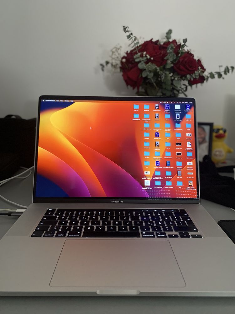 Macbook Pro 16,3 16RAM 1TB