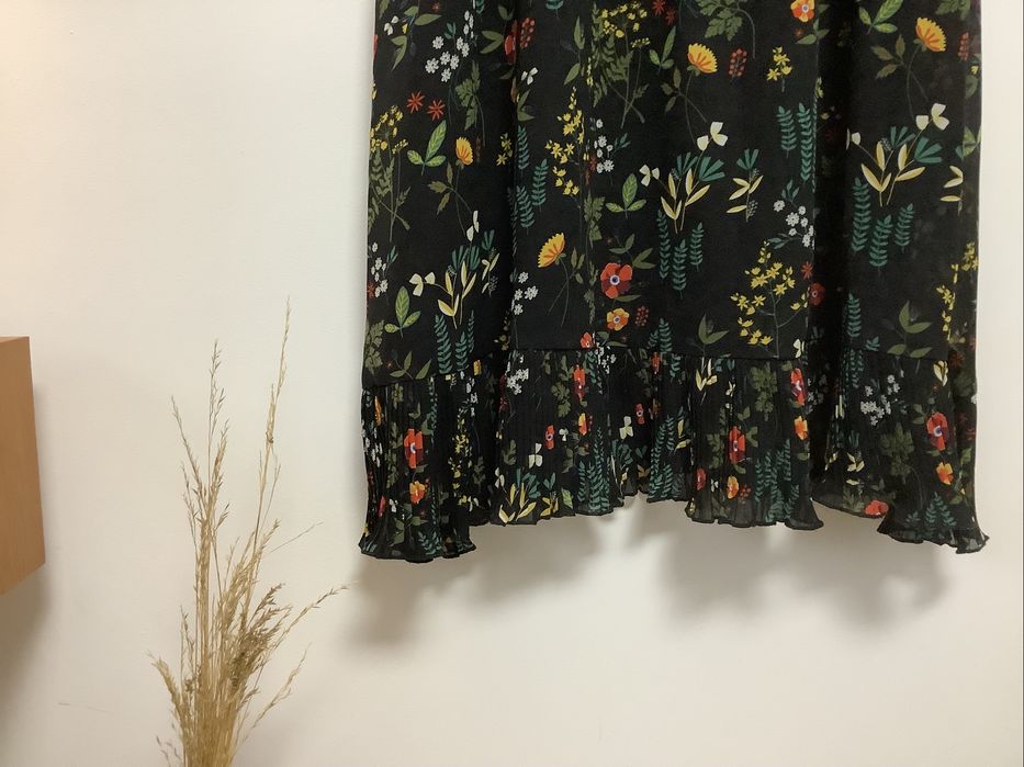 Czarna długa zwiewna sukienka w kwiaty top secret 36