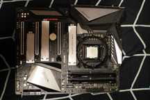 Gigabyte Z390 Aorus Master + i3-8100 + 8gb ram