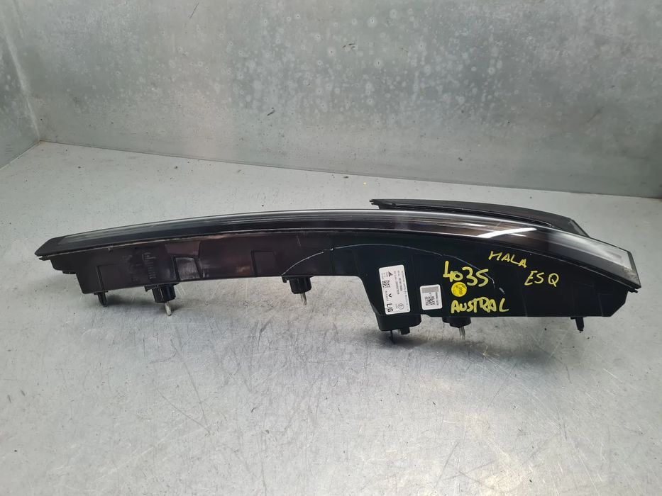 Farolim da mala esquerdo RENAULT Austral