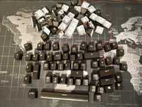 Oryginalny zestaw przycisków keycaps z klawiatury Steelseries APEX 7