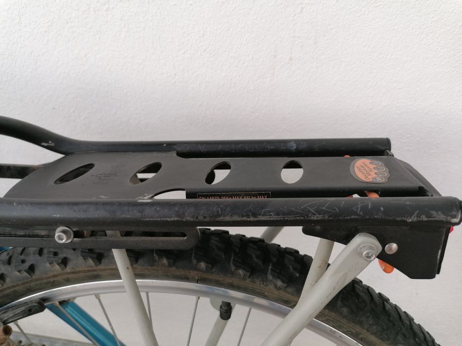 Cadeira de encaixe em suporte traseiro para bicicleta