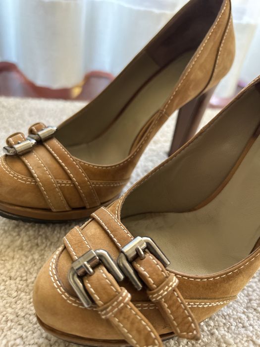 Sapatos italianos em camurça tam36