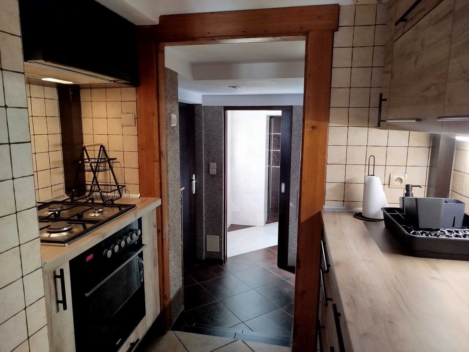 dom w zabudowie szeregowej: 3 pokoje, 2 łazienki, dobra lokalizacja