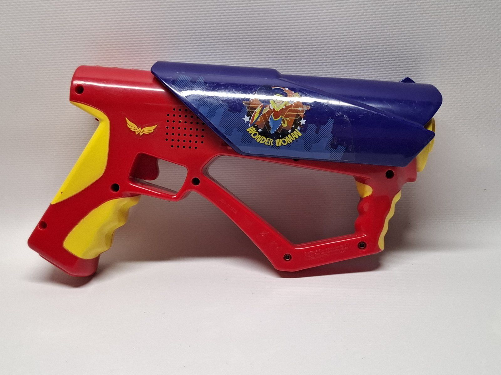 Бластеры Nerf и wonder woman