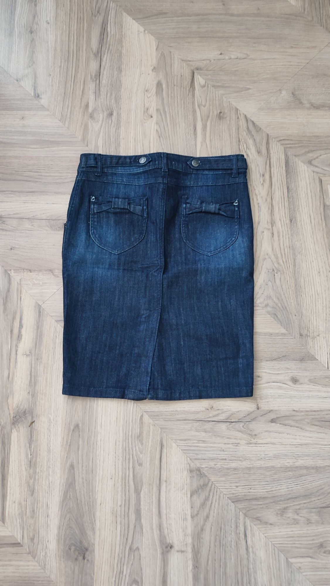 Ołówkowa damska spódnica jeansowa z rozcięciem Orsay 34 XS biodrówka