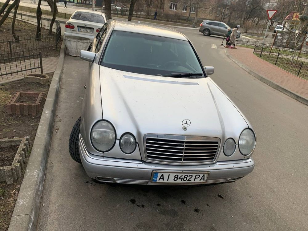 Продам мерседес w210