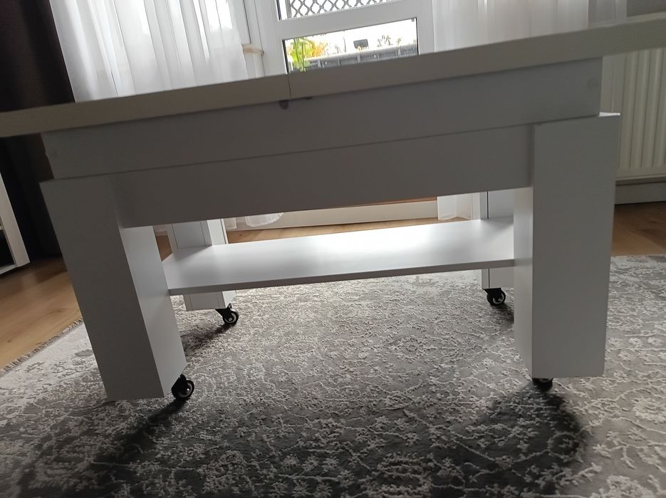 Ława rozkładana na kółkach