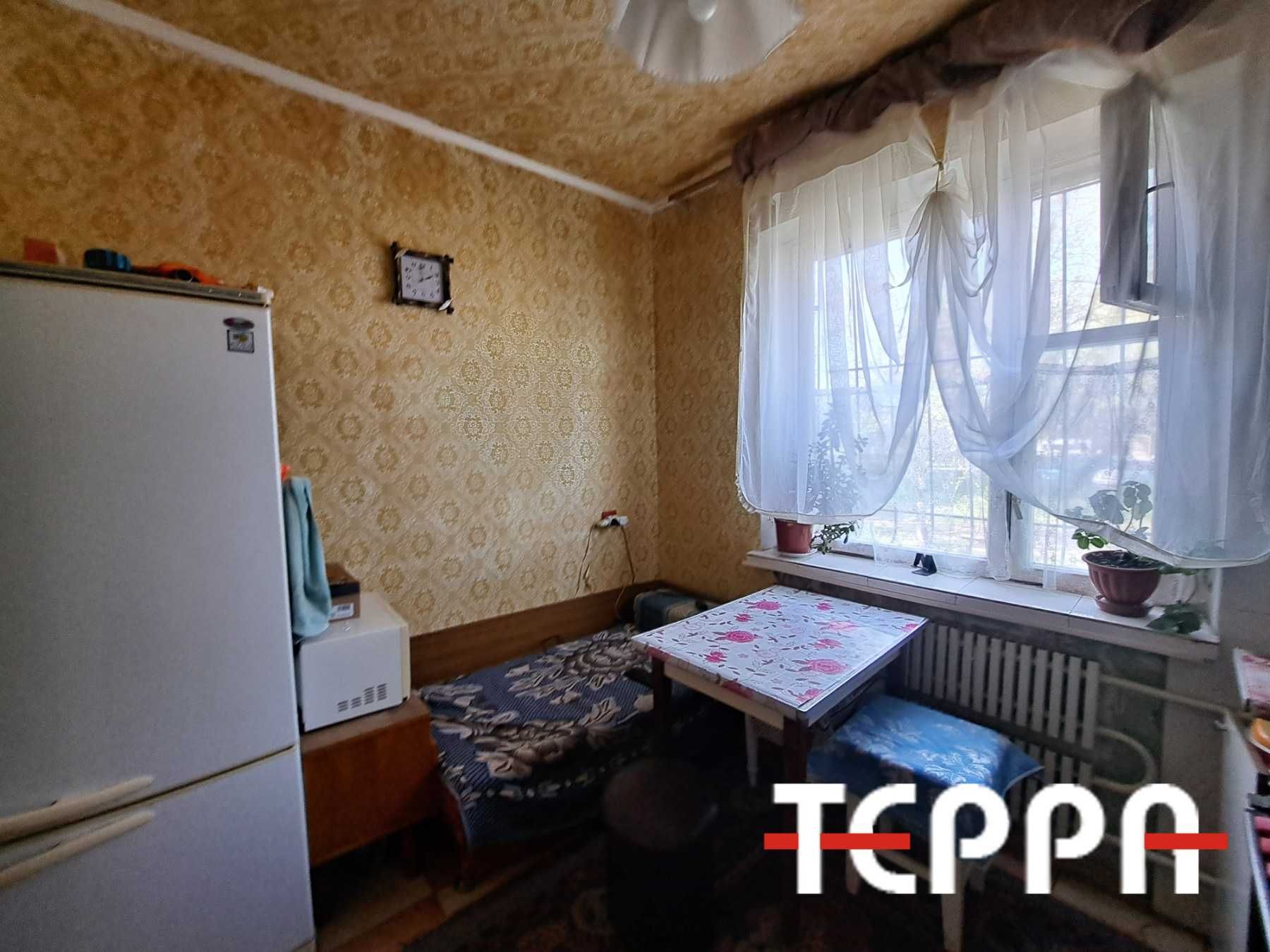 Продам 1-кімнатну квартиру в Хортицькому районі, вул. Калнишевського