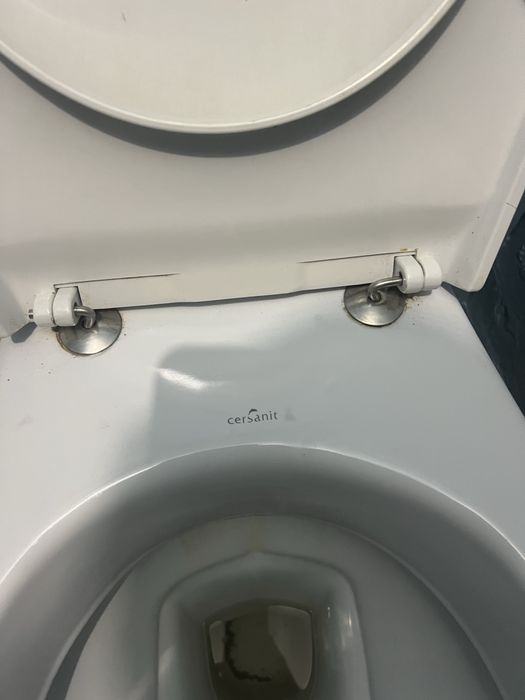 Унітаз б/у   в хорошому стані Cersanit