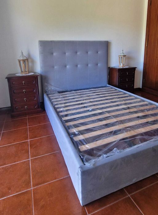 Camas De Casal Estofadas Top de Gama 190x140m Estrado Incluído 199€ !!